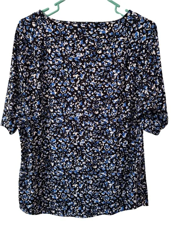 3/$20 Liz Claiborne Black and Blue Short-Sleeve Blouse - Picture 2 of 3